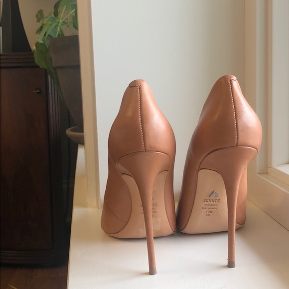 Brand New Schutz pointed toe pump - Picture 2 of 3